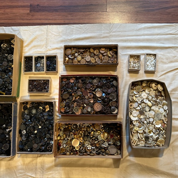 Antique Assorted Colorful Button Collection - Picture 5 of 6